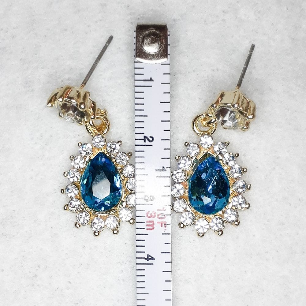 🎀18k Sky Blue Crystal Drop Earings - Picture 3 of 5
